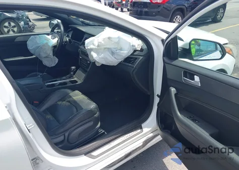 2015 Hyundai Sonata Sport 2.0T z USA, uszkodzony, nr VIN 5NPE34AB8FH087193